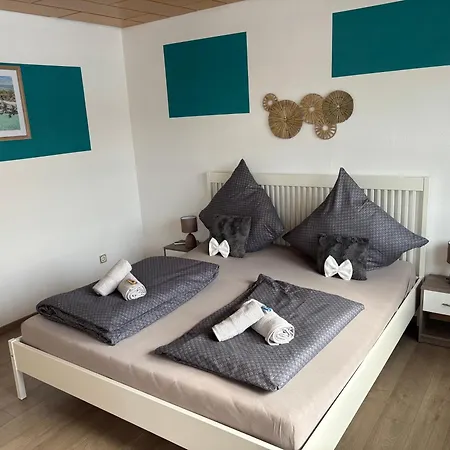 Steffies Two Apartment *